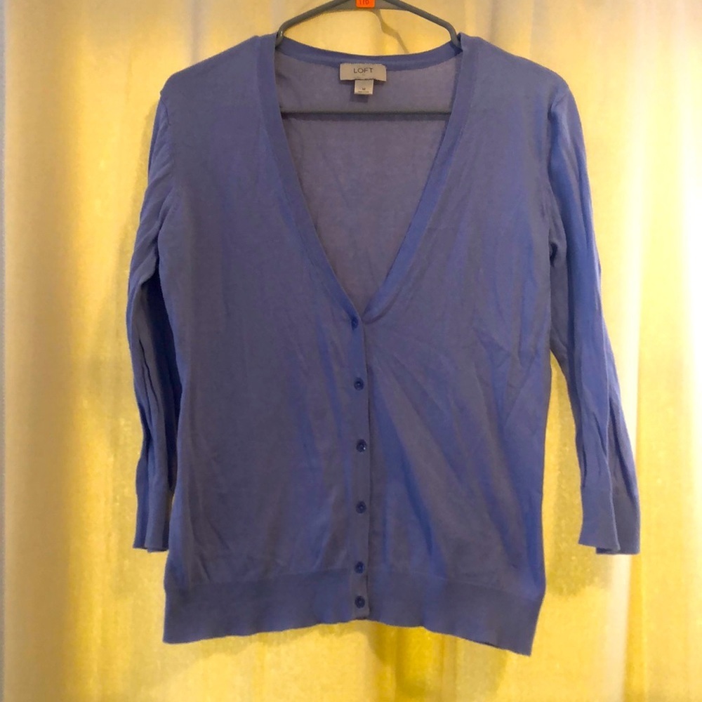 🔹4 for $30 Loft size Medium Lightweight Cardigan